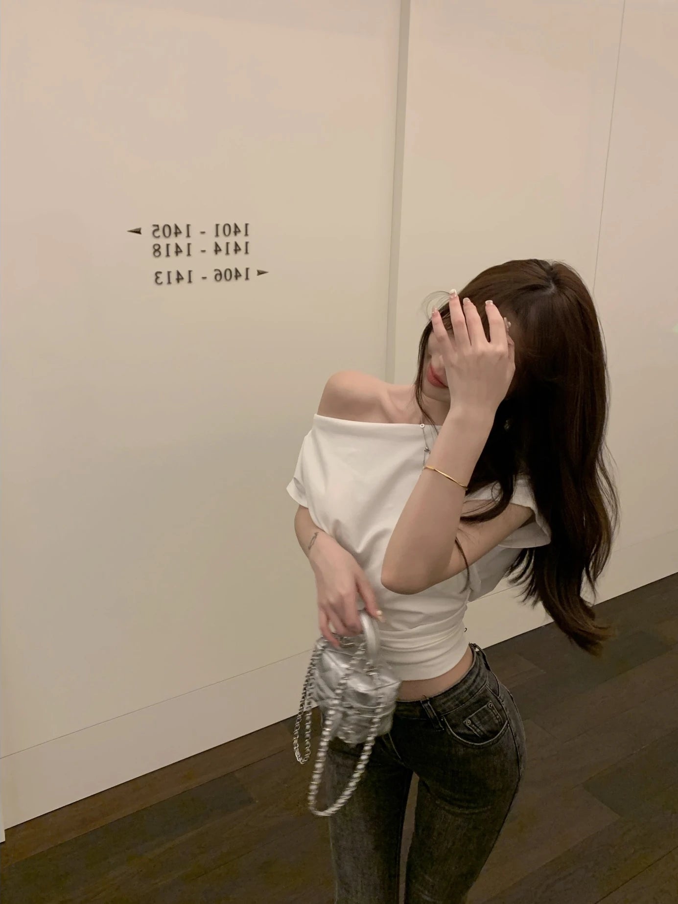 肩見せデザイン スリム半袖トップス
