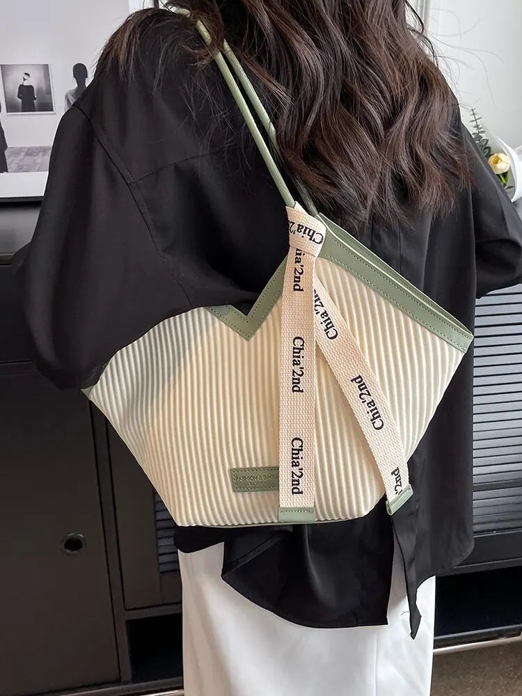 リボン付き PUレザー 大容量トートバッグ