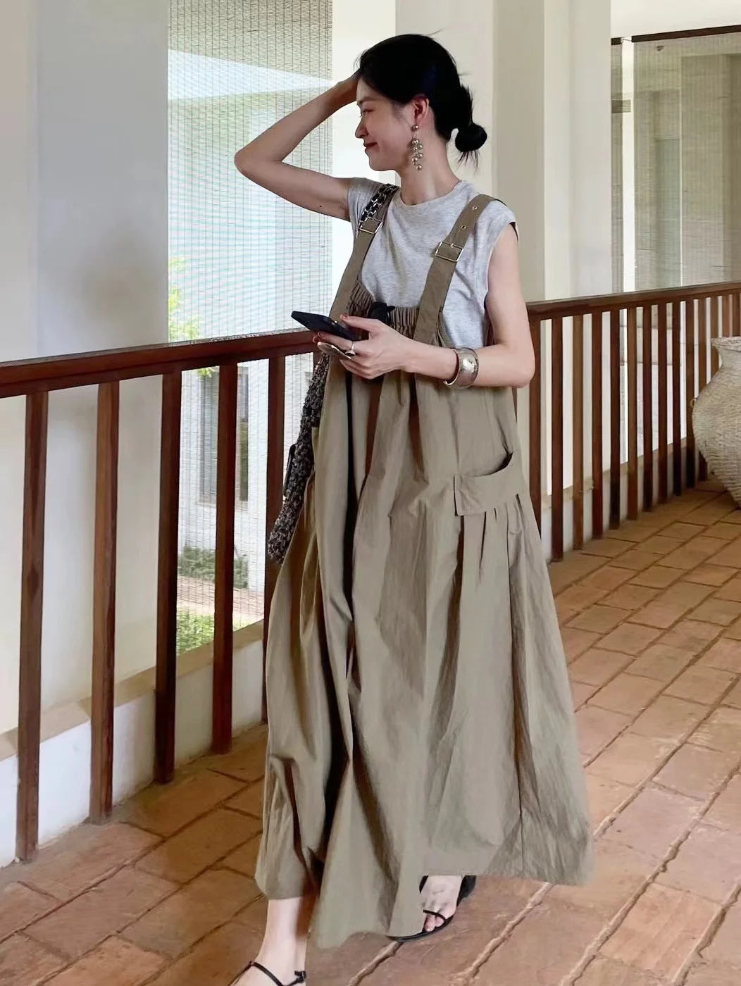 ワイドストラップ ゆったりロングワンピース