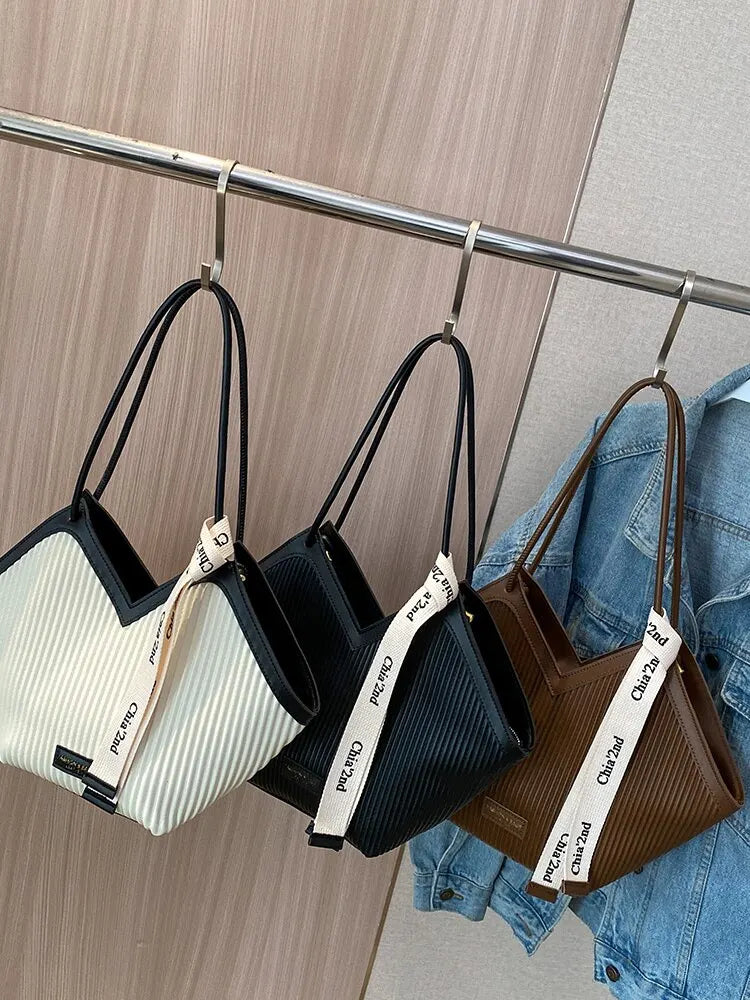 リボン付き PUレザー 大容量トートバッグ