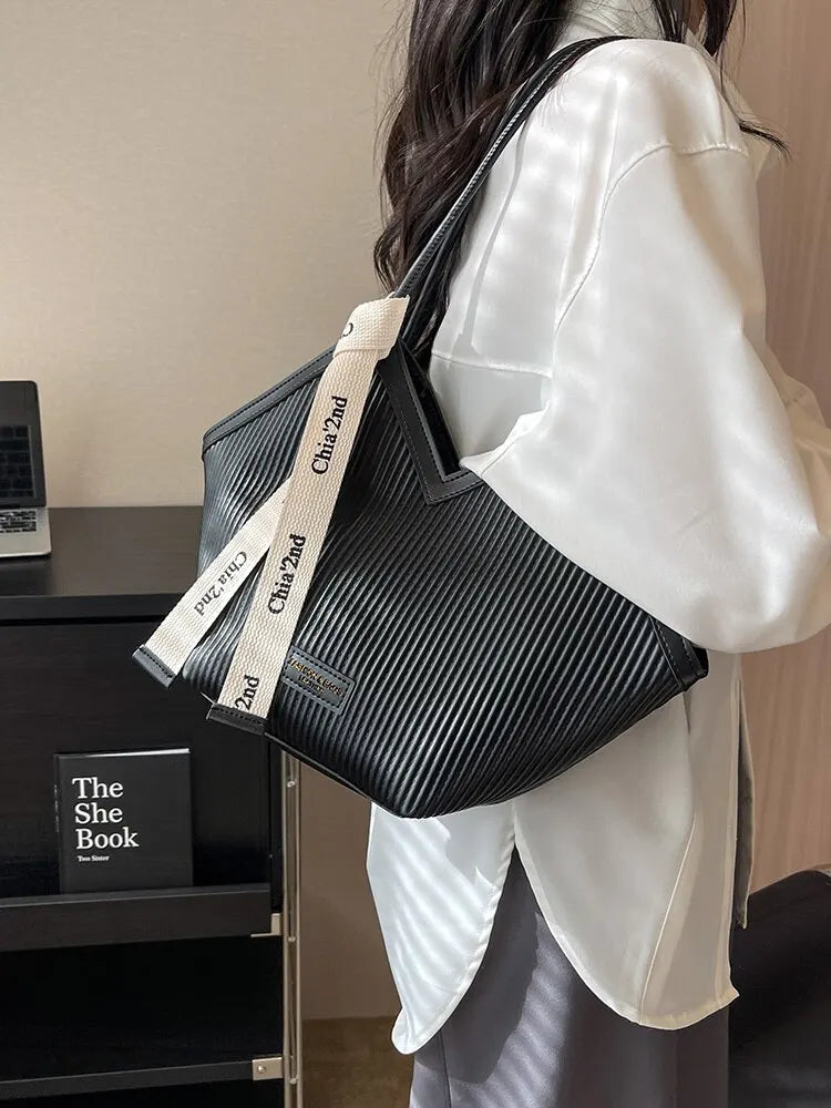 リボン付き PUレザー 大容量トートバッグ