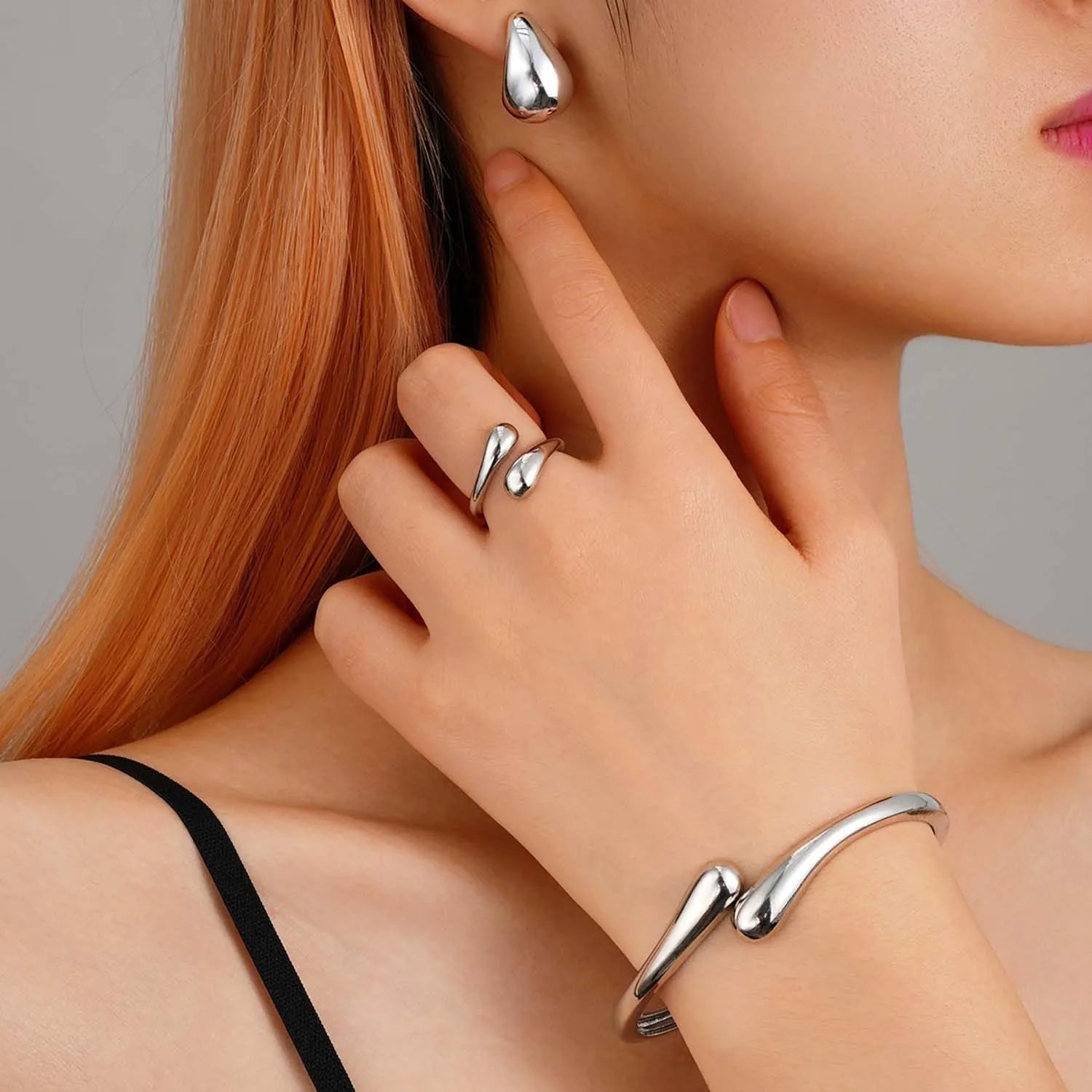 ゴールド ツイスト バングルブレスレット