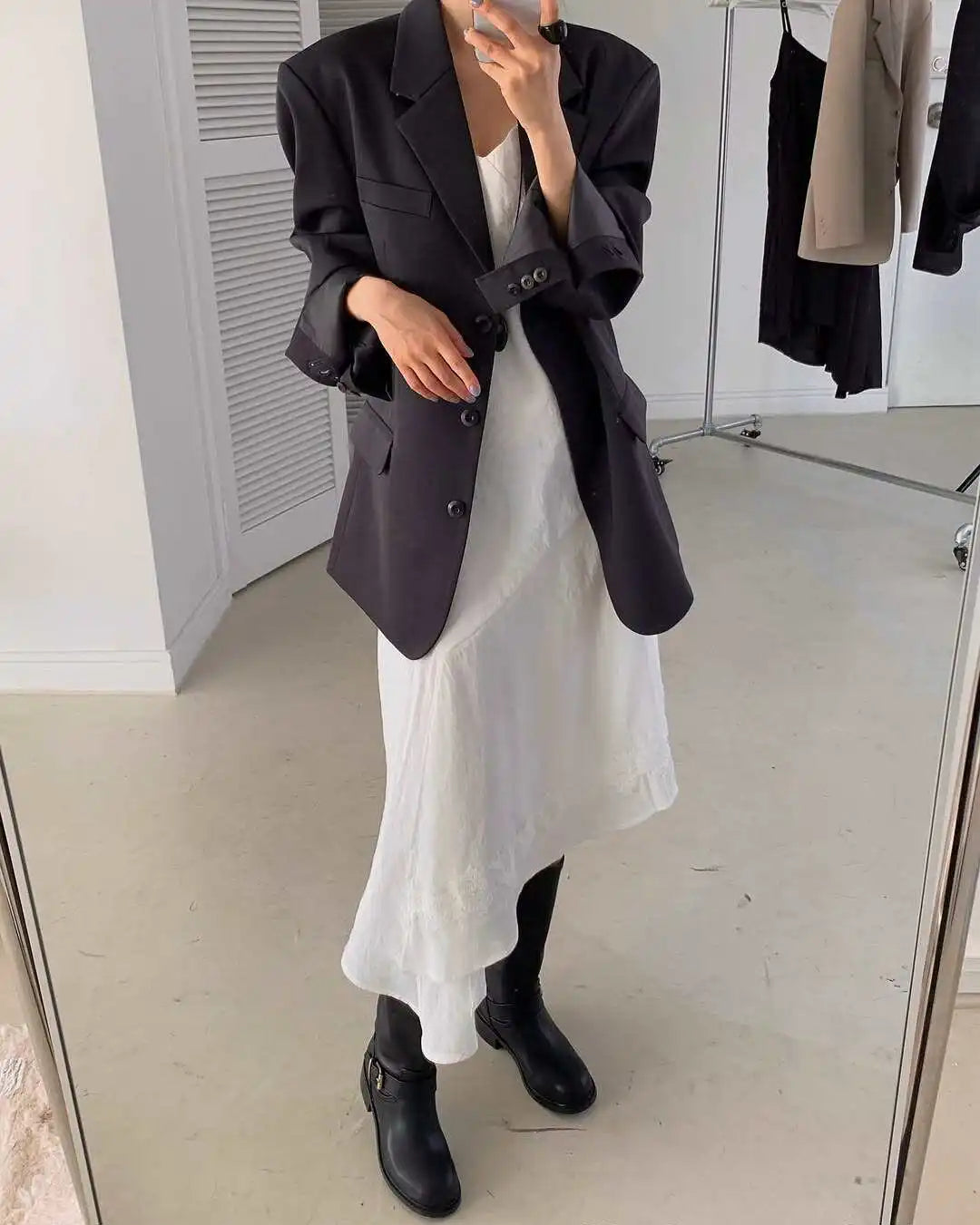 アシンメトリーヘム Vネックロングワンピース ブラック