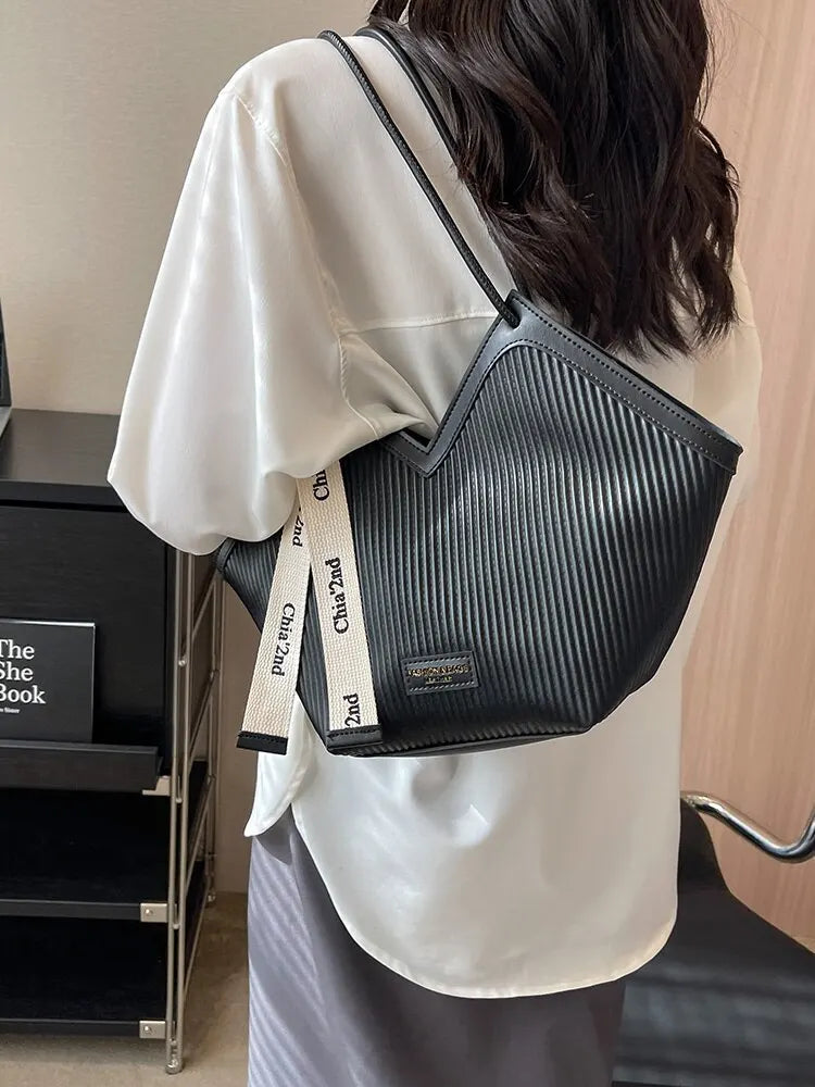 リボン付き PUレザー 大容量トートバッグ