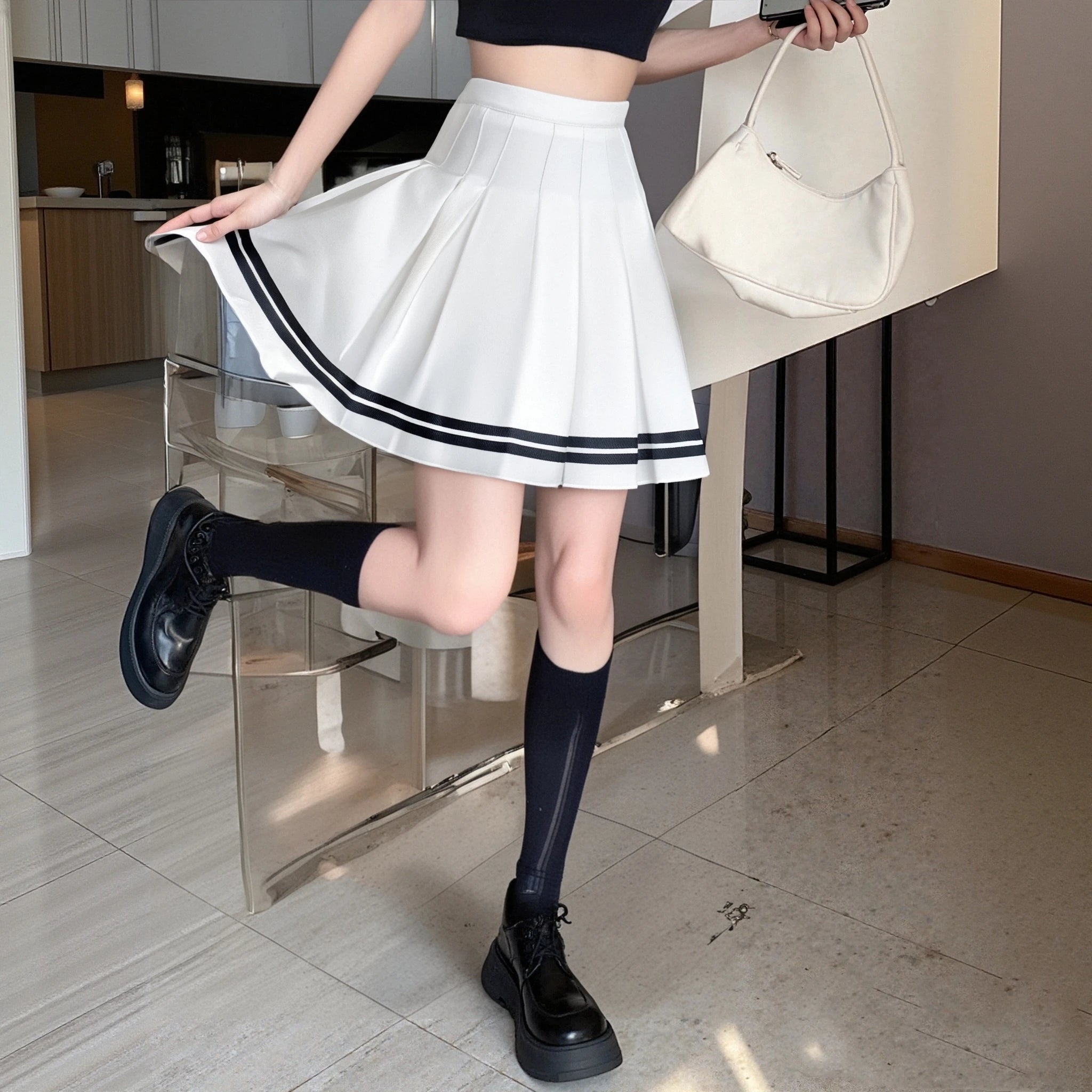 SDFBK ゴシック 黒プリーツ ミニスカート